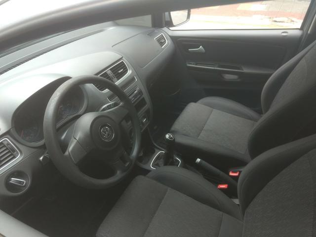 VW Fox 1.6 Trend GII Prata Completo 2014 2º Dono R$ 32.900,00 - Foto 9