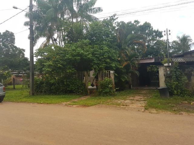 Casa com 2 terrenos ( preço negociável )