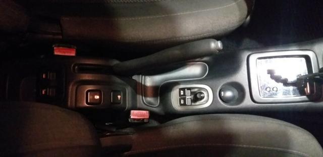 Peugeot 207 Passion (sedan) 1.6 Flex 16v 2010 - Foto 17