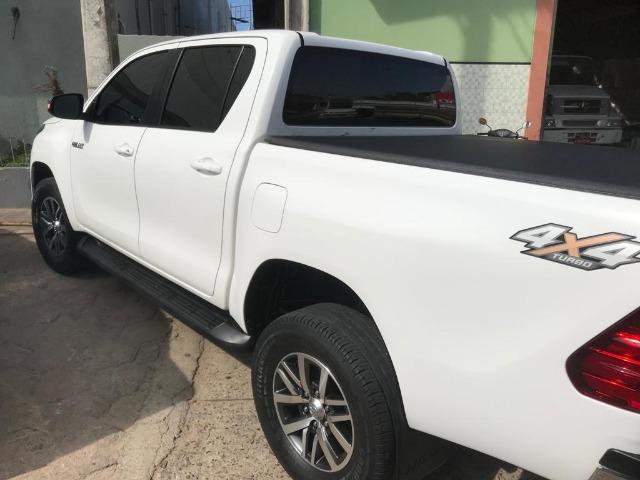 Hilux Toyota top de linha semi nova