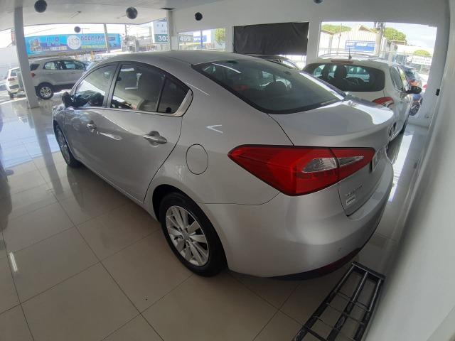 Ent. + 48x 783,32 - Kia Cerato SX Automático 1.6 2014 - Foto 5