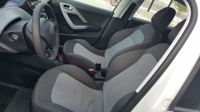 Barbada Peugeot 208 Activ 1.5 - Foto 6