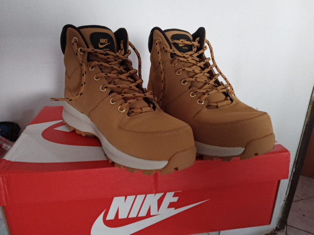 bota nike manoa leather preta
