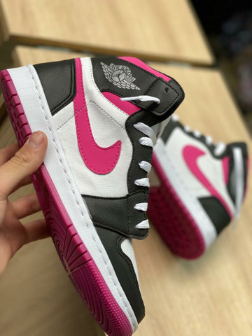 Tênis Nike Jordan rosa - Roupas e 