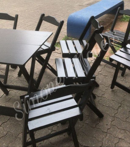 Conjunto mesa em madeira com 2 cadeiras - Foto 2