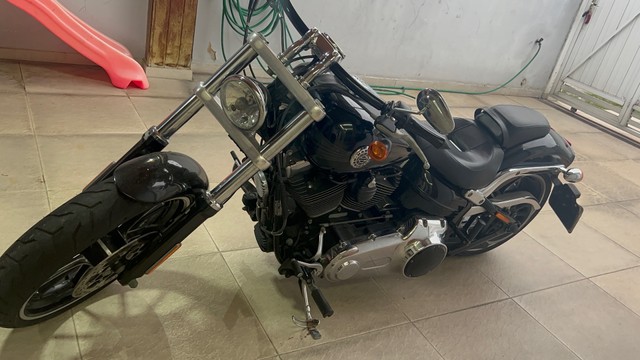 Harley davidson breakout 2015