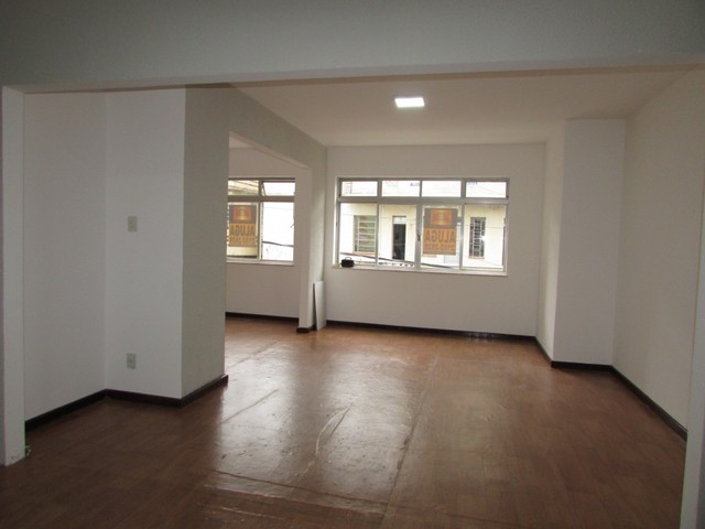 Comercial para alugar por R$ 4500.00, 263.00 m2 - CENTRO - PONTA GROSSA/PR - Foto 4