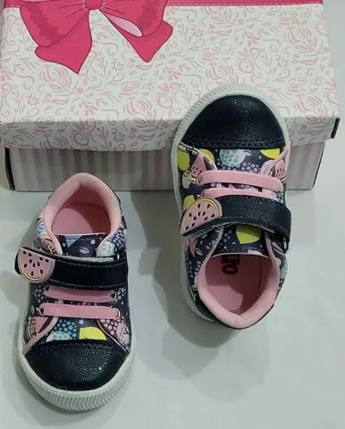 Sapatinho de Bebê Menina Marca: Amie Cor: Azul Marinho com Rosa Tamanho 20 - Foto 2