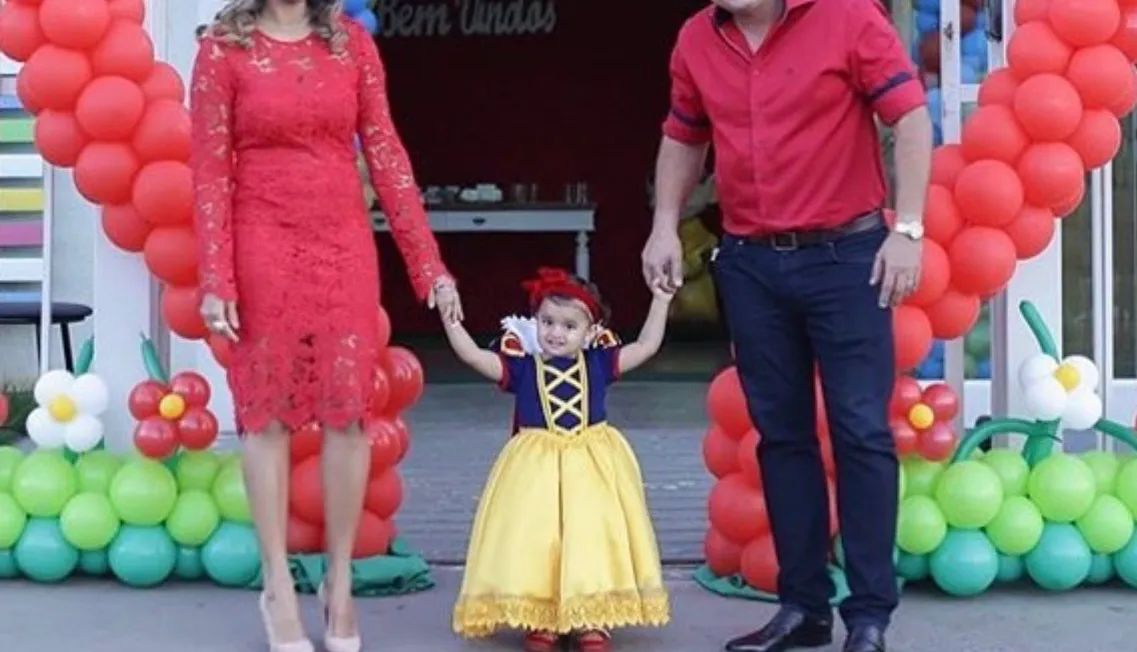 Vestido Vermelho Renda Modelo de Mãe de Princesa 