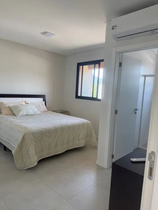 Apartamento Temporada - novo , duas quadras do mar, acomoda até 8 pessoas.