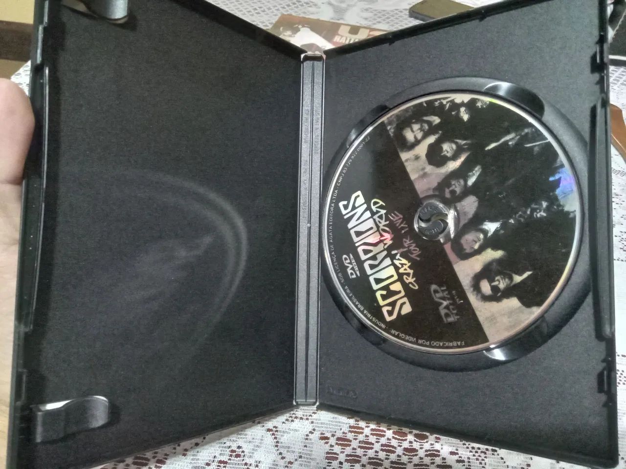 Dvd da Banda Scorpions Crazy World Tour Live  - Foto 3