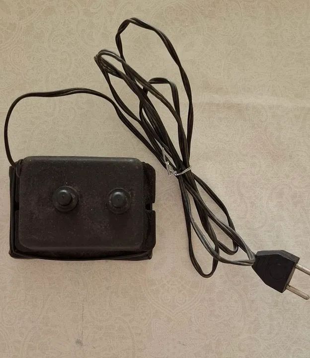 Massageador elétrico MANUAL. 127V POUQUÍSSIMO USO!! Fio com 1,80m de comprimento 