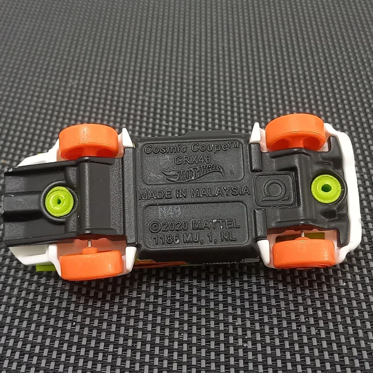 Miniatura Hot Wheels Cosmic Coupe. - Foto 5