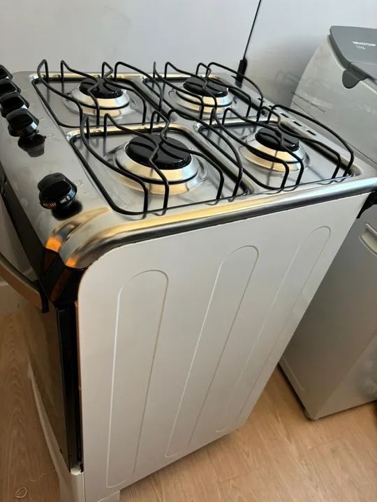 Fogão Electrolux 4 Bocas com Forno timer digital  - Foto 3