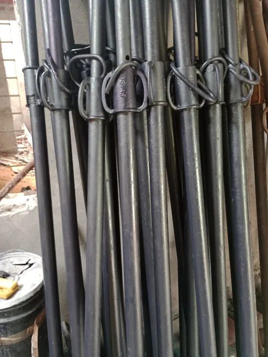  Escoras metálicas estronca regulável 