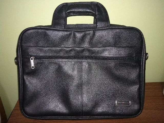 Pasta maleta executiva  notebook  marca Stradda,excelente estado