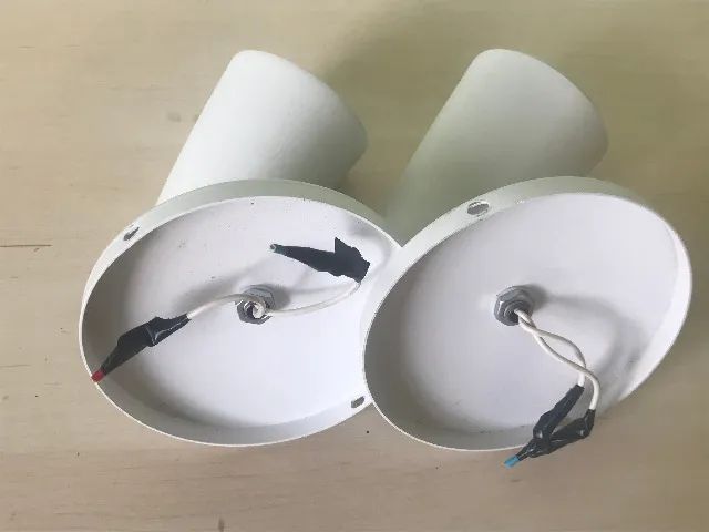 vendo 4 spots de sobrepor direcionaveis em metal branco  com novos - Foto 6