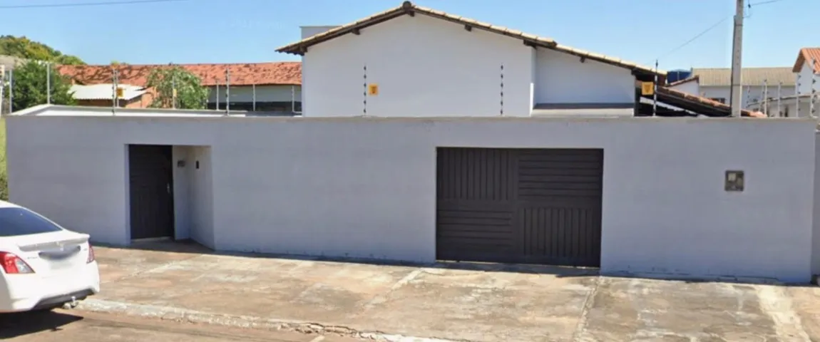 Alugo casa