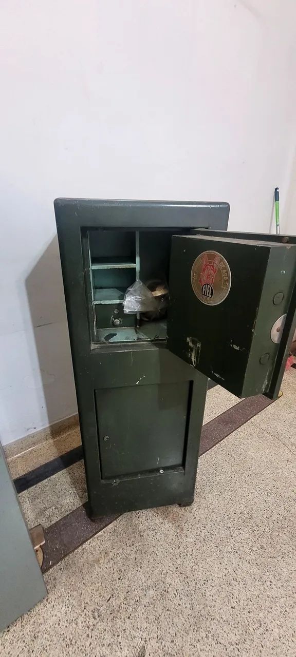 Cofre antigo fiel em excelente funcionamento  - Foto 2