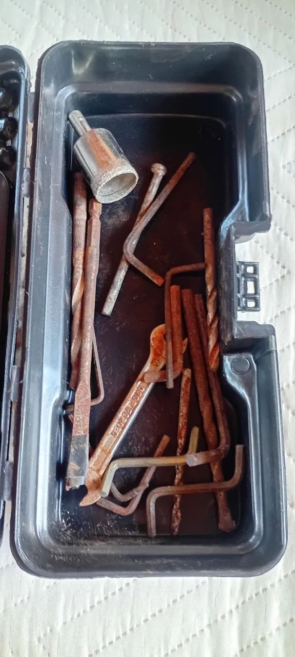 Maleta com ferramentas - Ferramentas de Construção - Dias Macedo