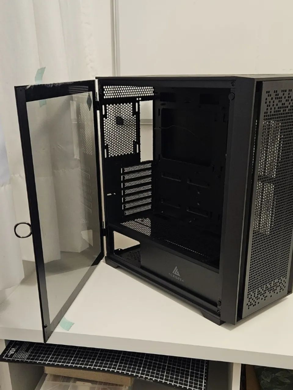 Gabinete Gamer ACegeek Flipped-M, Mid-Tower, Lateral de Vidro, Preto - Foto 3