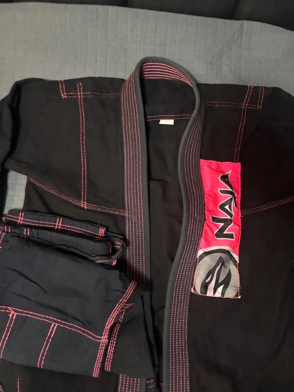 Kimono naja preto a0 e rosa seminovo - Foto 5