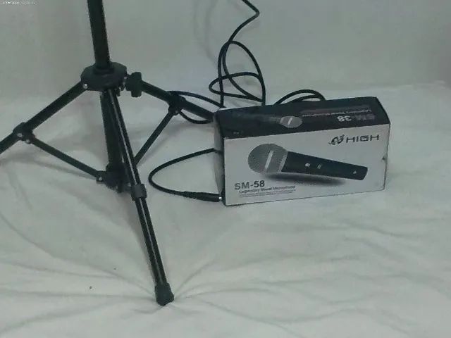 Promoção de Um Microfone SM 58 Legendary com Pedestal - Foto 5