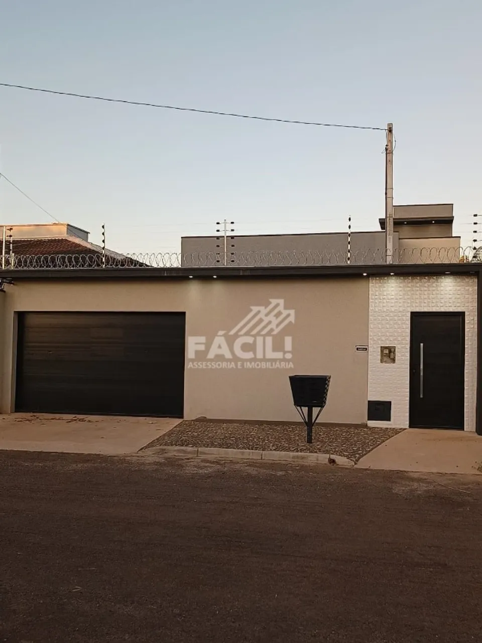 Vende-se Casa com 3/4 sendo 1 Suíte na Quadra 1404 Sul