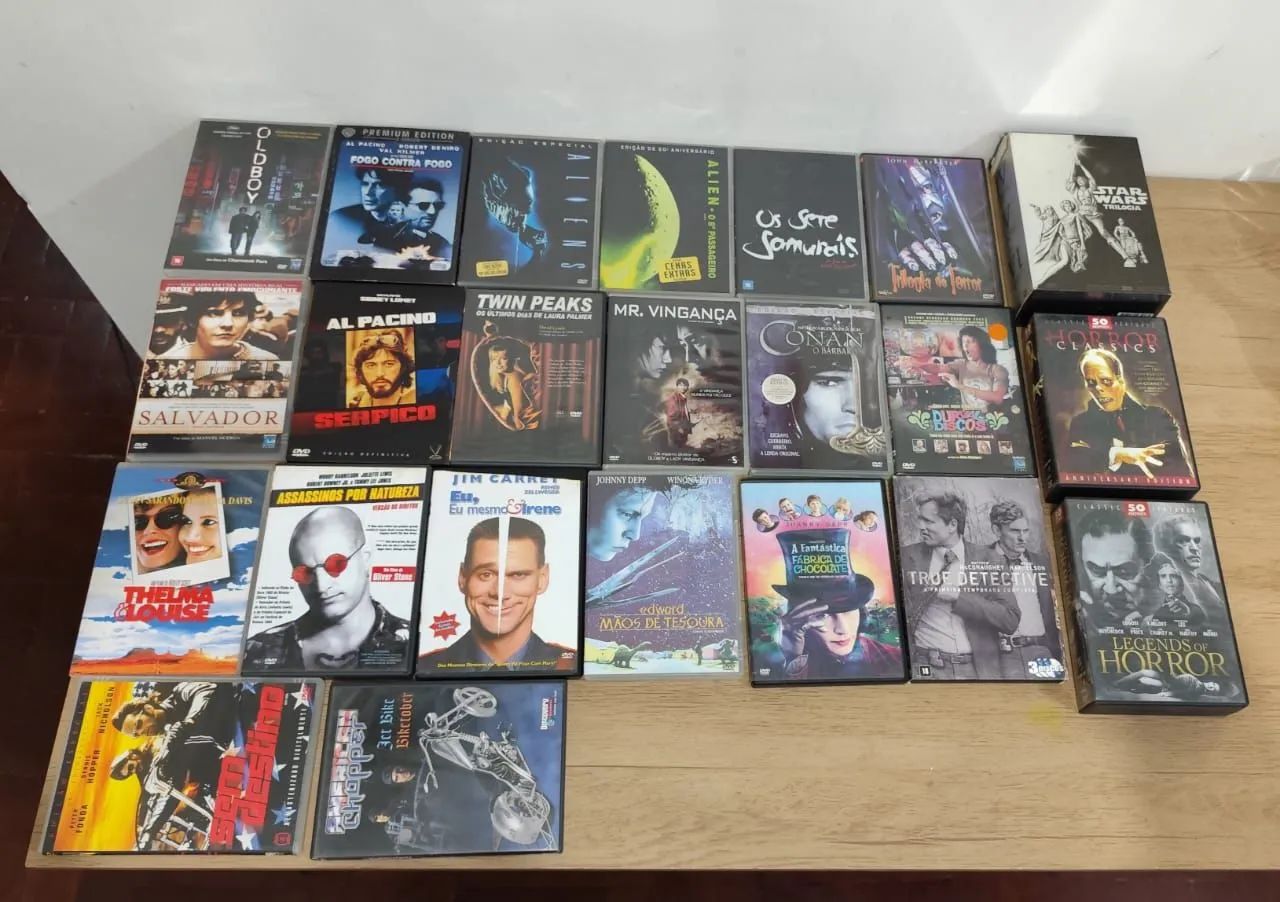 Coleção de DVDs (Filmes, Séries e Música) 