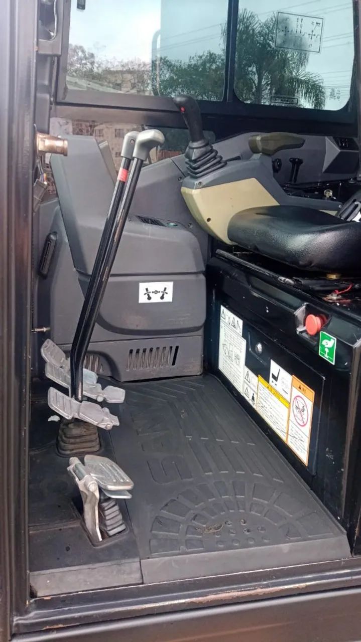 Mini escavadeira Sany SY35U ano 2021 com 2.816 horas.  - Foto 6