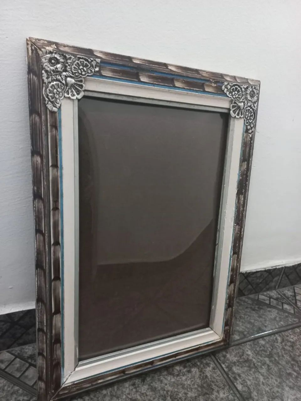 Antiga moldura com vidro bombê  - Foto 4