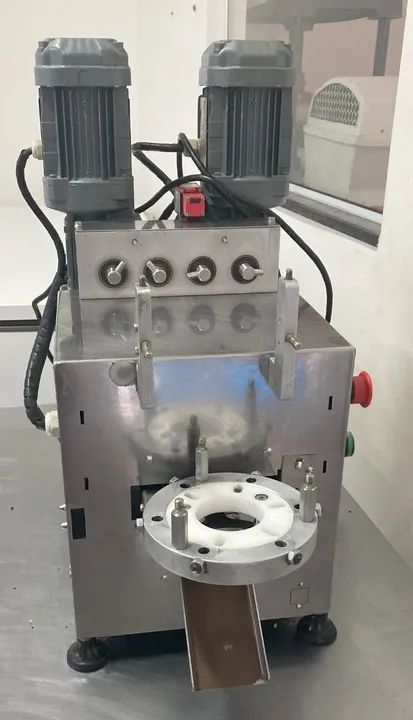 Máquina de salgados  Inox + duplo recheio 220V 