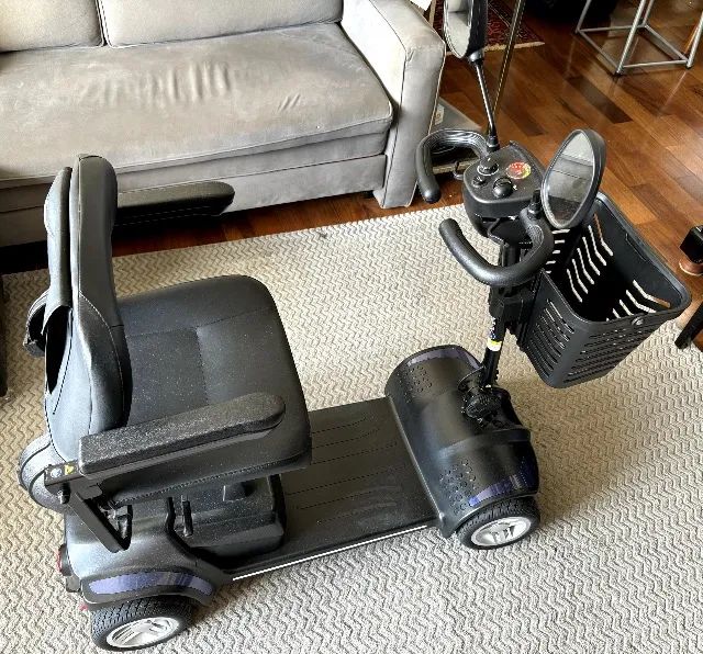 Cadeira De Rodas Motorizada Dellamed Scooter Lb - Foto 2