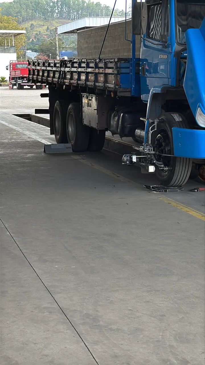 Mercedes L1620  Ano 2005 - Foto 13