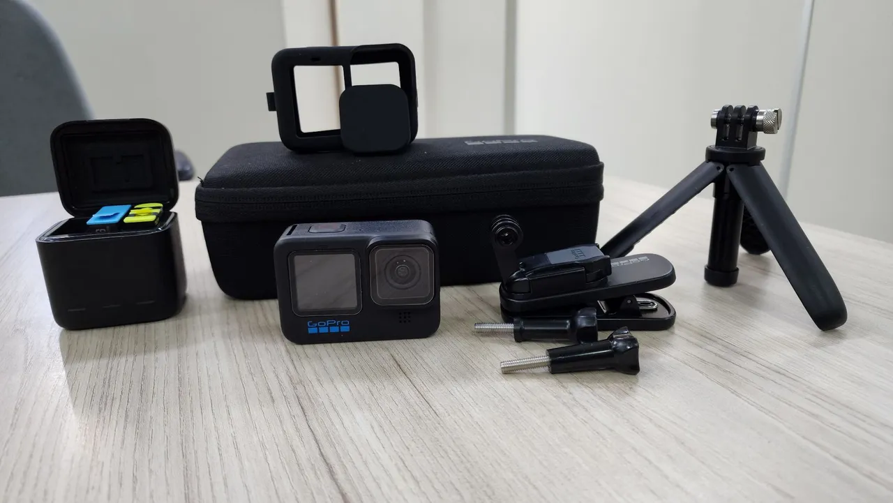 GoPro Hero 10 Black com Acessórios