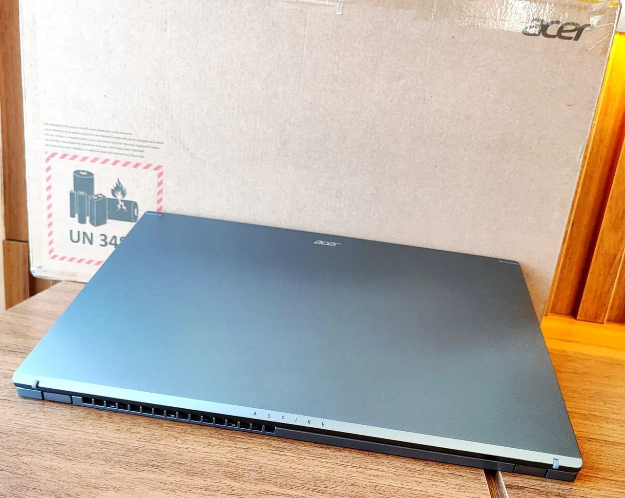 Notebook Acer Aspire - estado de novo