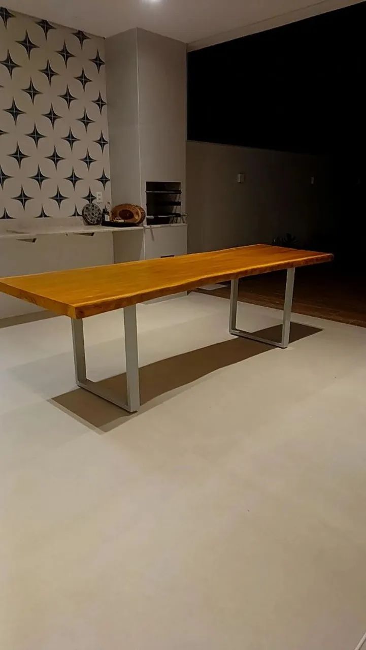 Mesa de madeira (modelo industrial)