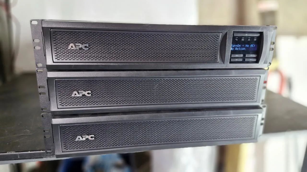 Nobreak  senoidal APC 3000 - Foto 3