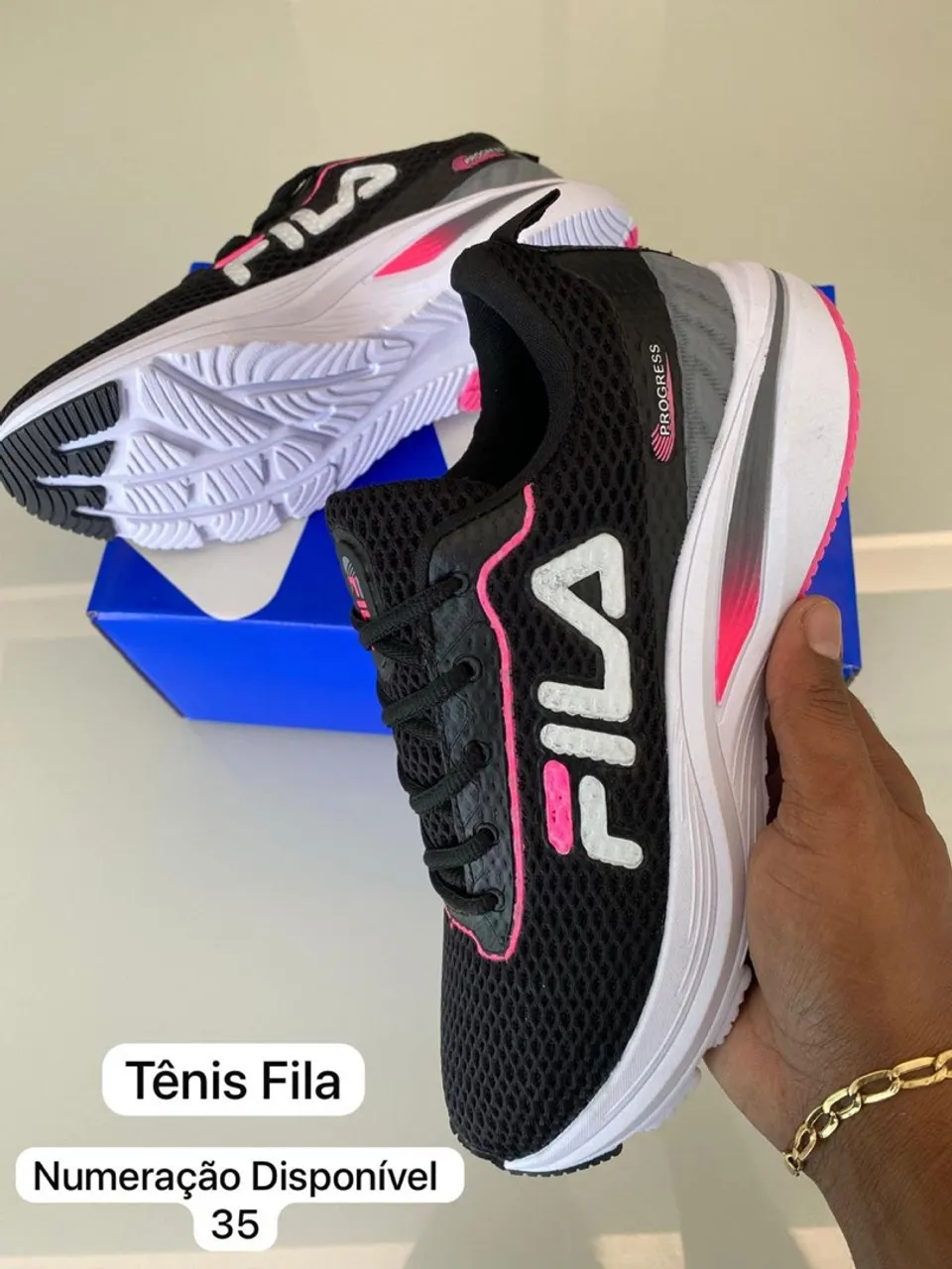 Tênis Fila Progress Preto com Rosa - Numeração 35