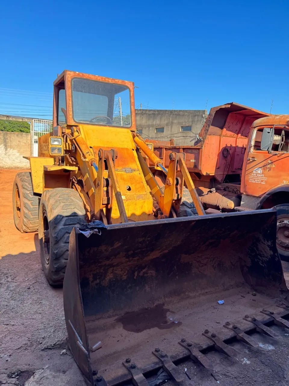 Pá Carregadeira W20e