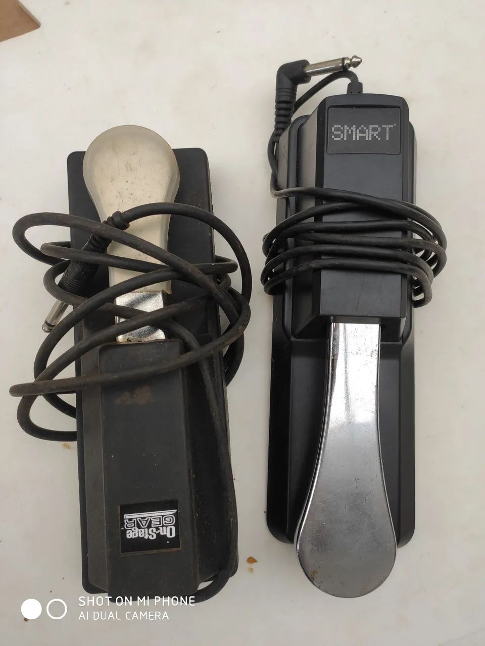Pedais de Sustain para Teclado - On Stage geart e Smart On-Stage Gear e Smart