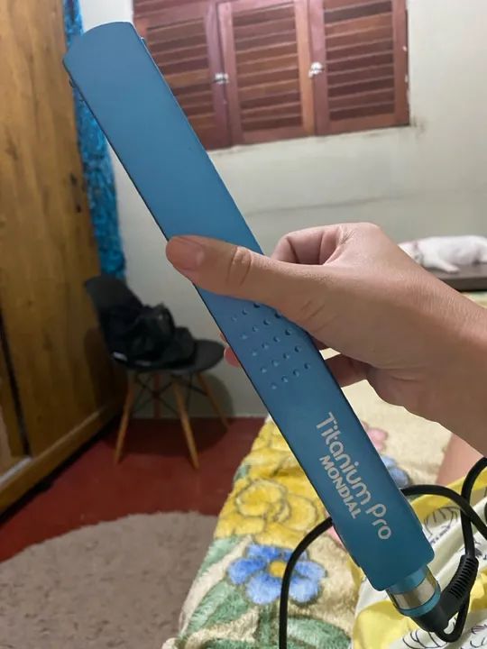 vendo prancha titanium para cabelos  - Foto 2