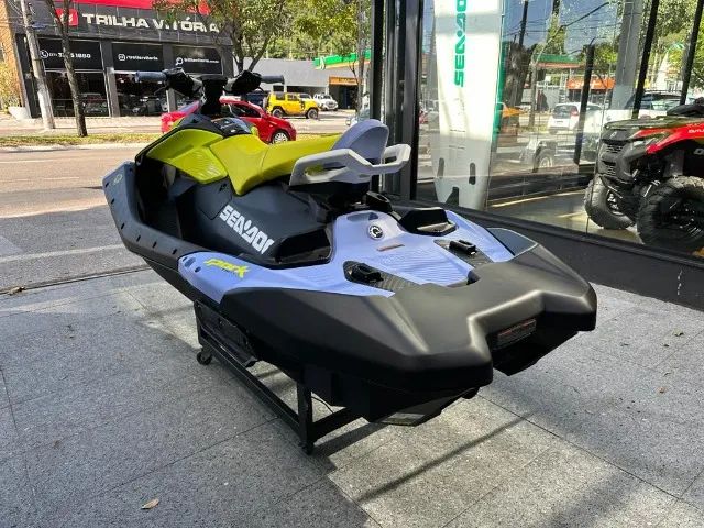Jet Ski Seadoo Spark Trixx 3up com som de fábrica 2024 - Foto 6