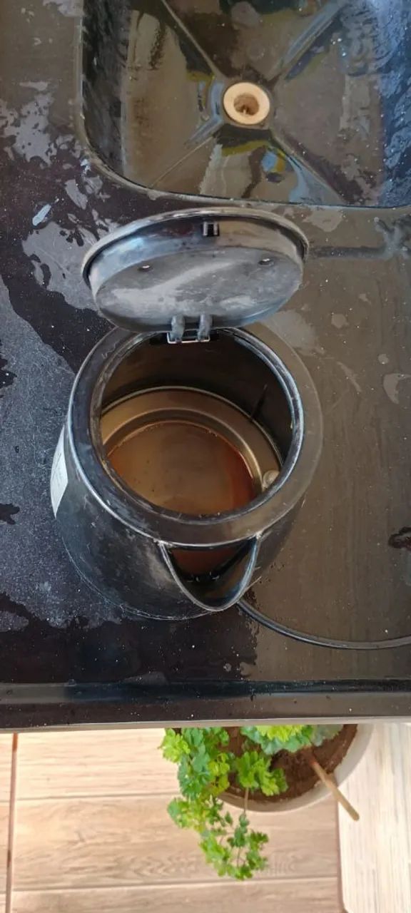 Chaleira Elétrica 1,7L usada - Foto 3