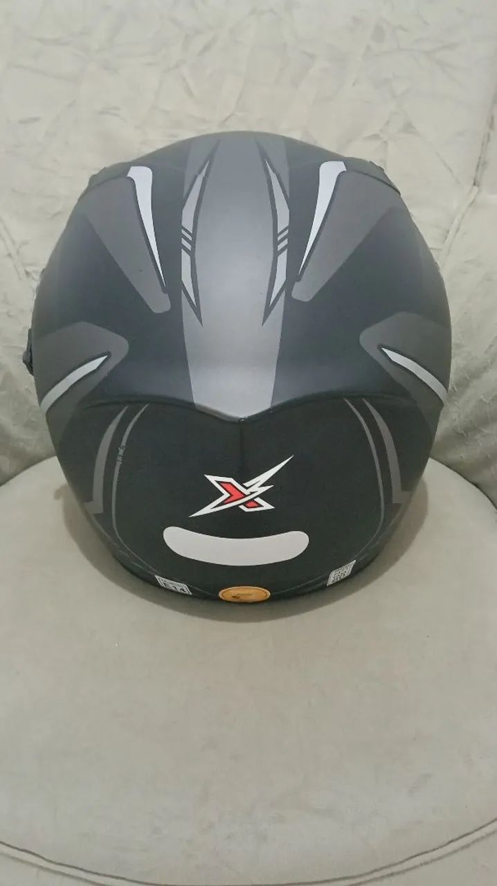 Capacete xtroy tamanho 60 com óculos NOVO - Foto 2