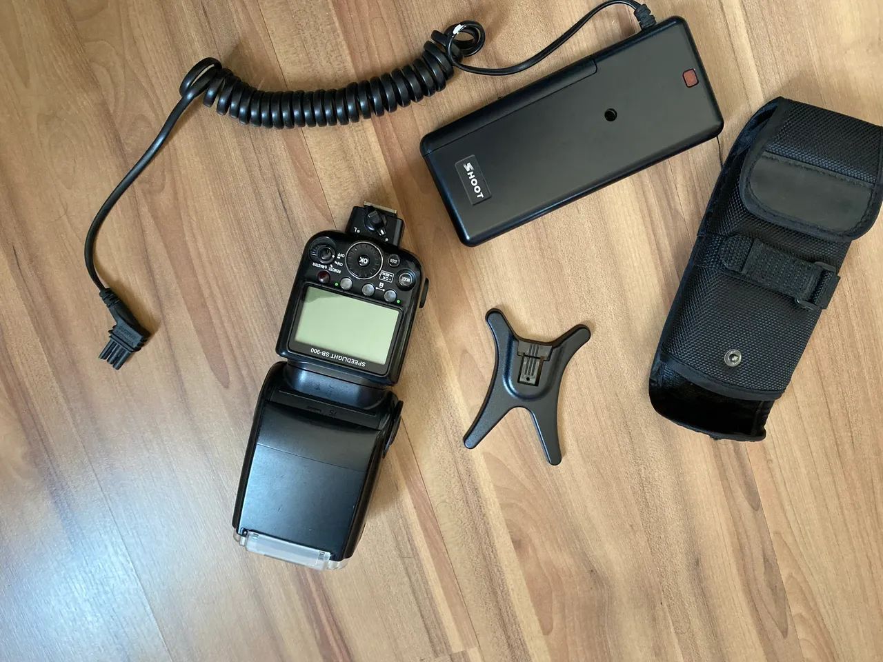 Flash Nikon SB900 e Pack de pilhas auxiliar  - Foto 3