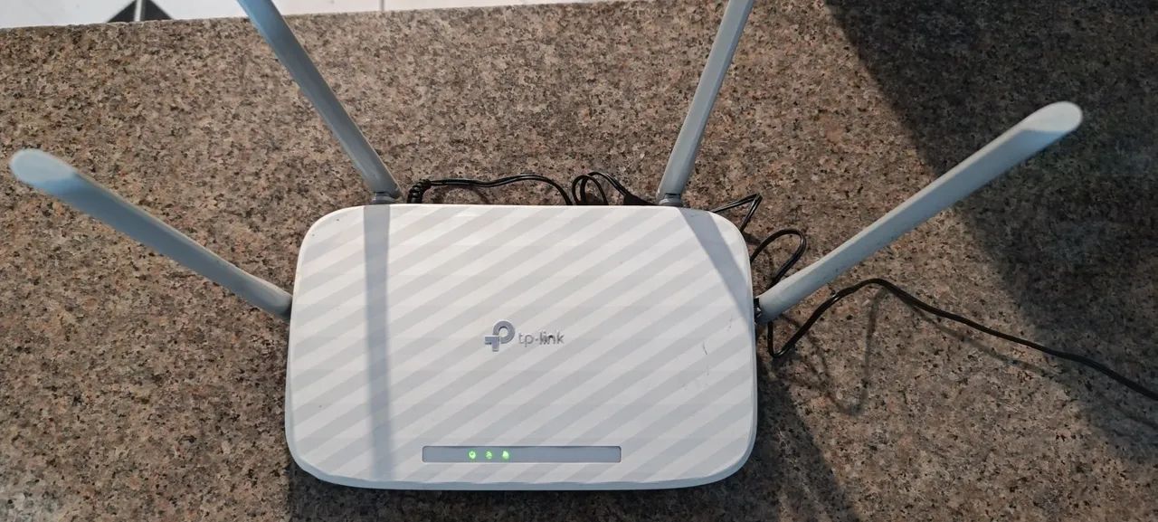 Wireless Router / Signal Repeater64842097075585120