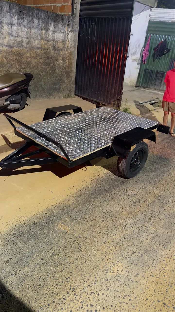 CARRETINHA PRANCHA PARA SOM E QUADRICICLO 