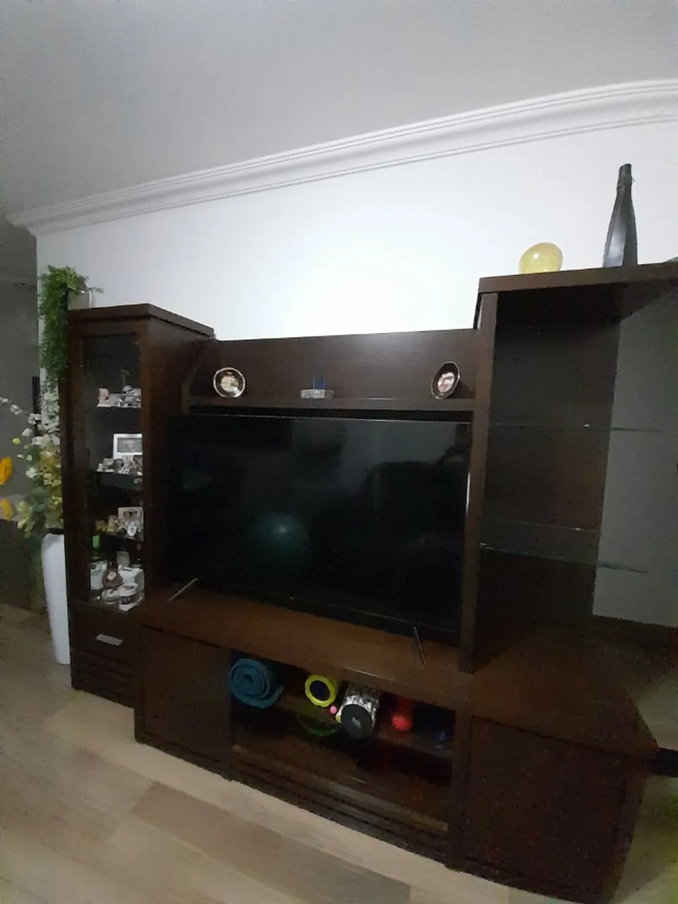 Rack para TV + CRISTALEIRA