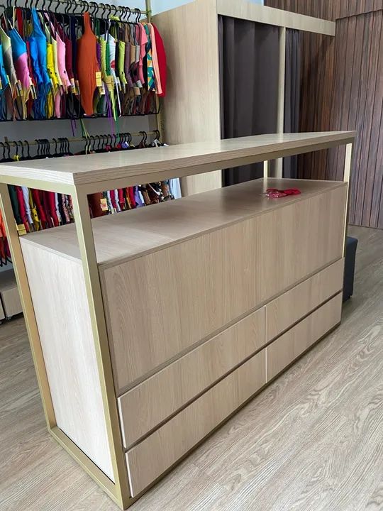 Armário de MDF e metalon com 8 Gavetas R$1700